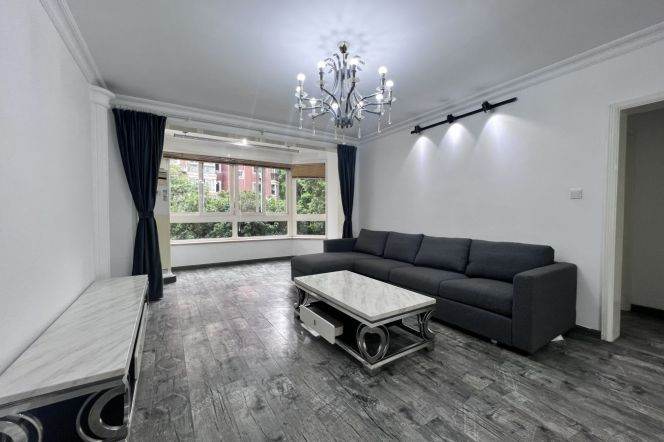 Spacious 2Brs/2Lrs/2Bts apt nr Changshou rd,M7/13