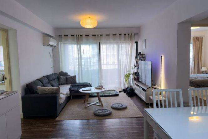 Spacious Balcony 2br/2bt Apt close to Jiaotong University