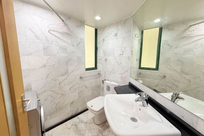 High-rise 2br/2bt Apt in Regent's Park