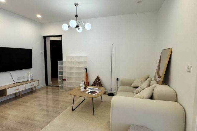 Spacious and Modern 2BR Apt Nr Jiaotong Univer. Metro L10/11 +Elevator