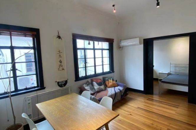  Bright 1BR APT Wuyuan Rd Changshu Rd 7.3k