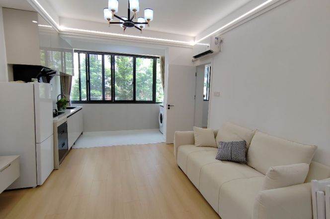 loushanguan rd modern 1BR/living room@L2/15