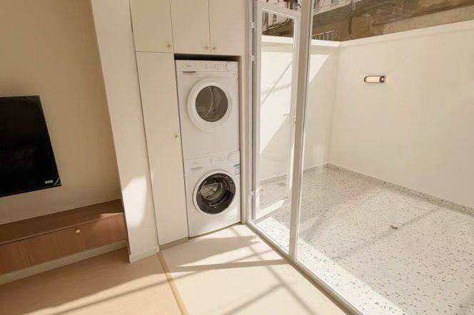 loushanguan rd station one bedroom