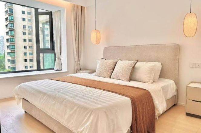 Delightful 2Bedrooms elevator Apt+Heating+central AC+Oven@Changshou Rd