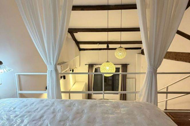 High ceiling 1br+terrace Nr M1/9/10/11