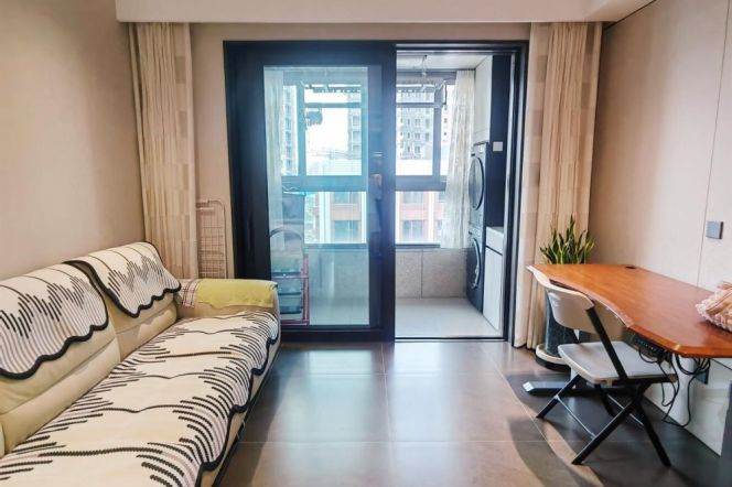 Good Quality 3 br near NYU shanghai ,easy to Wellington shanghai .L6/8/11