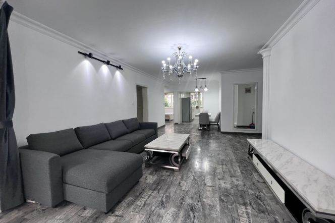 Spacious 2Brs/2Lrs/2Bts apt nr Changshou rd,M7/13