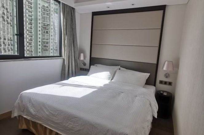 L 9-12  Jiashan Road Metro Station, with parking spaces and a balcony 2-bedroom apartment