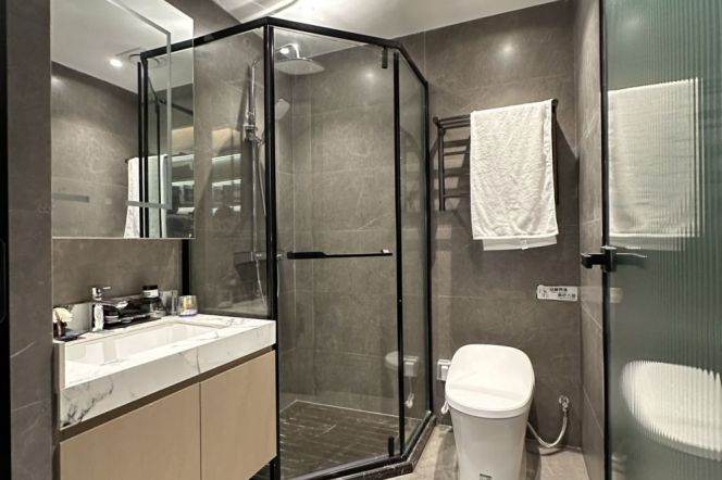 Gubei Mandarin city 120 sqm 2 br Apt &floor heating 17.5K