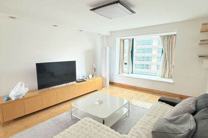 High-rise 2br/2bt Apt in Regent's Park