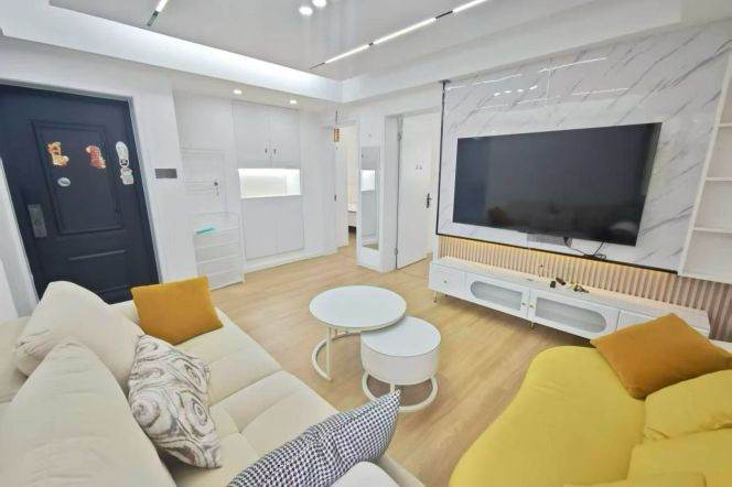weining rd modern 2BR/big living room@L2