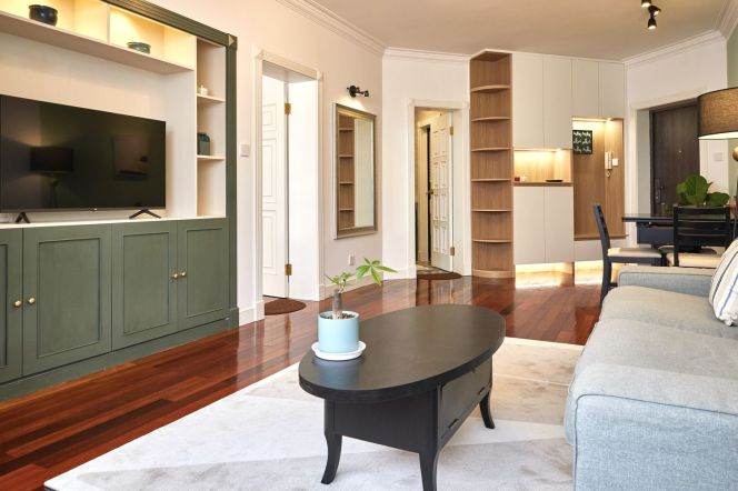 Elevator Spacious 2Br/2Lr/1Bt Close to L2/7/14 Jing’an Temple Station 