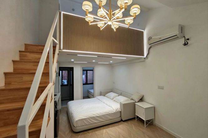 Great value 2BR with terrace nr jiang su rd & jing an temple station for long&short rental