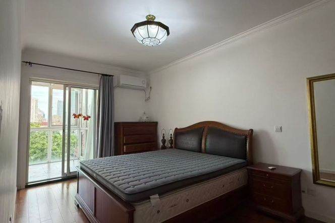 2 brs near L10/L11 jiaotong uni station+balcony