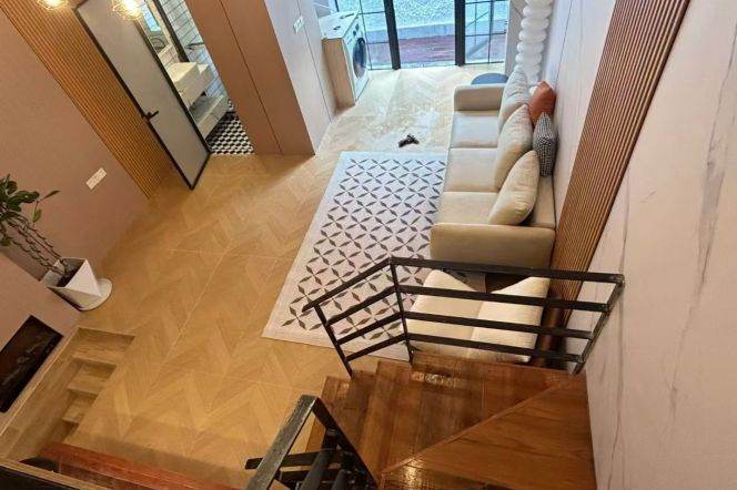 Nice yard 1Br/1Lr/1Bt apt nr Xintiandi,M10/13