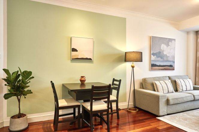 Elevator Spacious 2Br/2Lr/1Bt Close to L2/7/14 Jing’an Temple Station 