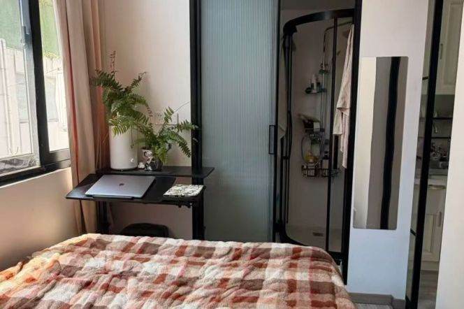 Bright 1+1Br/1Lr/1Bt apt nr South shanxi rd,M1/10/12