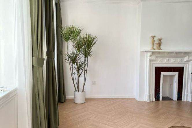 jiangsu rd 80 sqm charming old house &balcony 10.5K