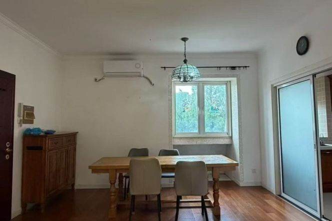 2 brs near L10/L11 jiaotong uni station+balcony