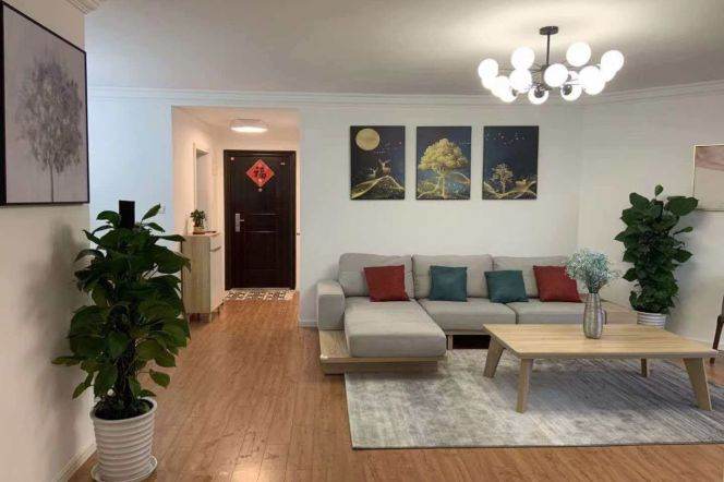 Nice balcony 2Brs/2Lrs/2Bts apt nr West nanjing rd,M2/12/13