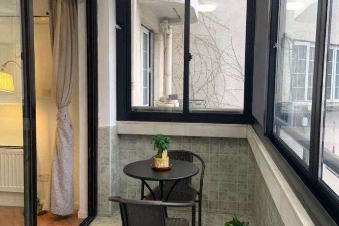 Nice balcony 2Brs/2Lrs/2Bts apt nr West nanjing rd,M2/12/13