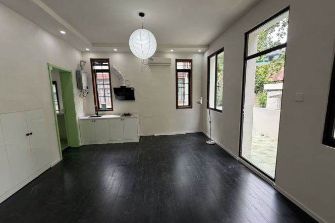 Green view 1BR APT Big Balcony Yongjia Rd 7.5k