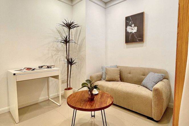 Cozy one bedroom elevator apt with dryer @Line7/9 Zhaojiabang Rd