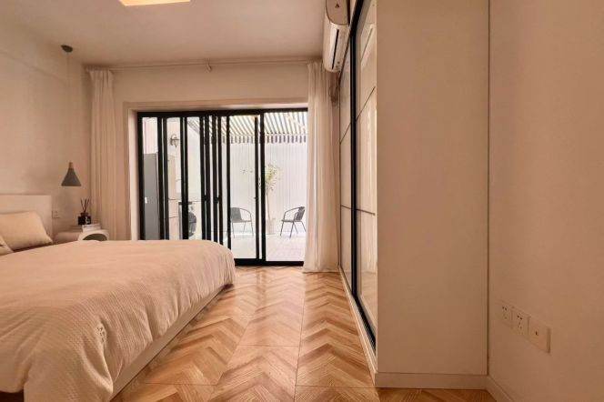 Spacious 1Br/2Lr/1Br+Lovely Yard@L10/11 Jiaotong University Station 