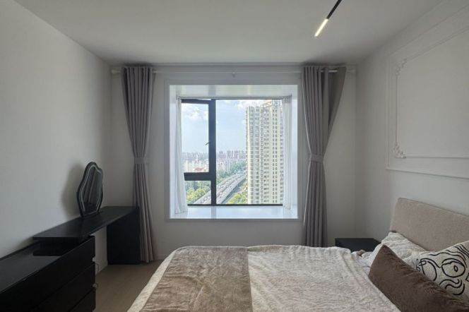  pudong 130 sqm 2 br Apt &floor heating &oven 16K