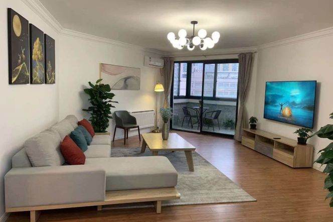Nice balcony 2Brs/2Lrs/2Bts apt nr West nanjing rd,M2/12/13