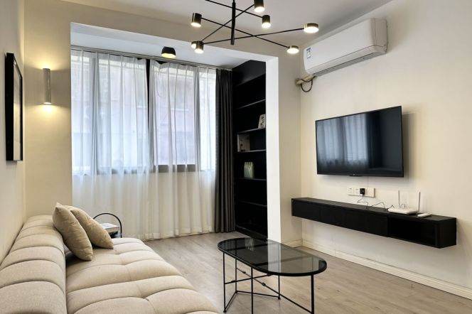 Modern Spacious 1Br/2Lr/1Bt Close to L2/3/4 Zhongshan Park Station 