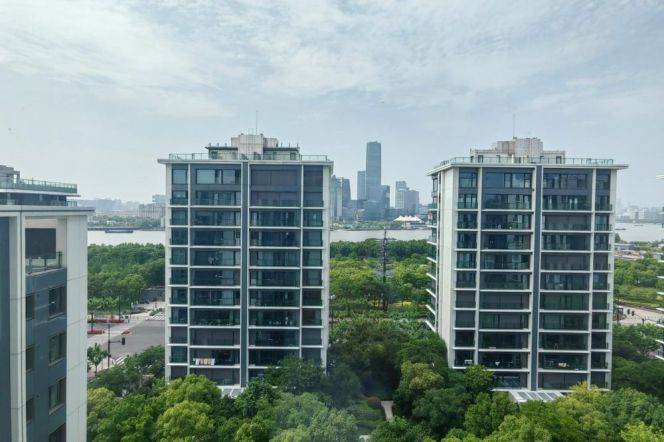 Modern compound with Good Quality 2 br with floor heating+ free Pool Gym. L6/8/11
