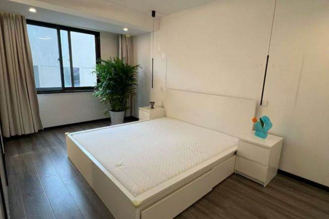 Full furnished 3brs/2baths & elevator/oven @Changshu Rd & Line 1/7