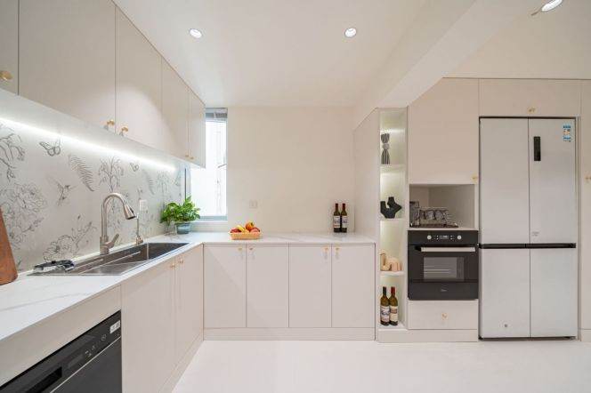 modern big 2brs  floor heating modern furniture near SML mall and Tianzifang 20.9K