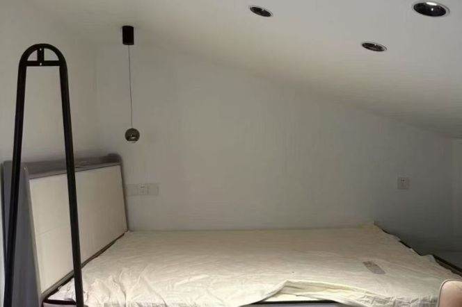 1 br near L10/L11 jiaotong uni station