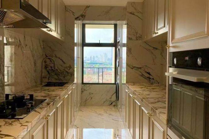 brand new super modern 2brs floor heating nice furniture in best compound Xintiandi 