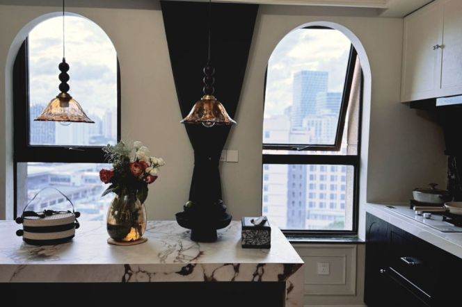 Jing'an modern 2 br+2 bath Duplex &central AC &oven 13.5K