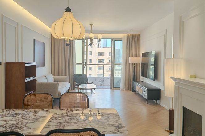 modern&spacious 2Br 2Bt wt outdoor balcony near Plaza66