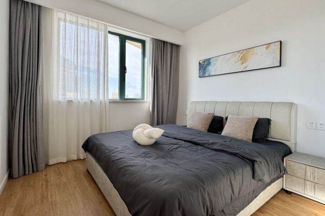 Modern 2 br with 2 baths in Jing'an .3 mins walking to L 13/14 WuNing Rd St.