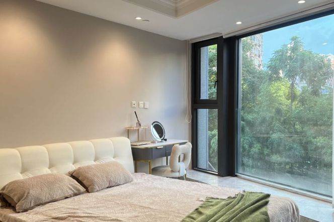 Quality 1br apt with bathtub @Huangpu  Line 4&13 