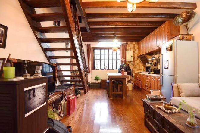 Character Wulumuqi Rd 2BR+2BA with Terrace/Wallheating 11.2K 