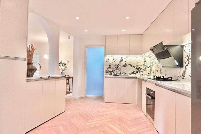 jiaotong university modern 3 br Apt 160 sqm &floor heating 20k