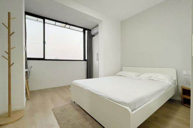 1 br near L2/L7/L14 jing'an temple station+elevator