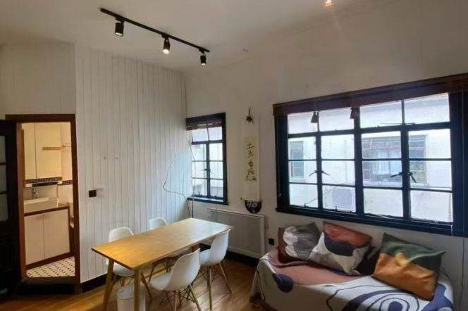 Shanghai Library 1BR apartment