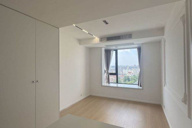  pudong 130 sqm 2 br Apt &floor heating &oven 16K