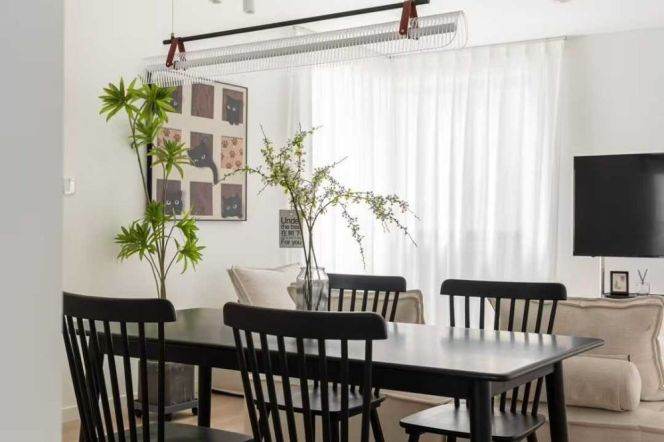 Elegant 2BR Elevator Apt w/Outdoor Balcony+Heating nr Changping Rd Station