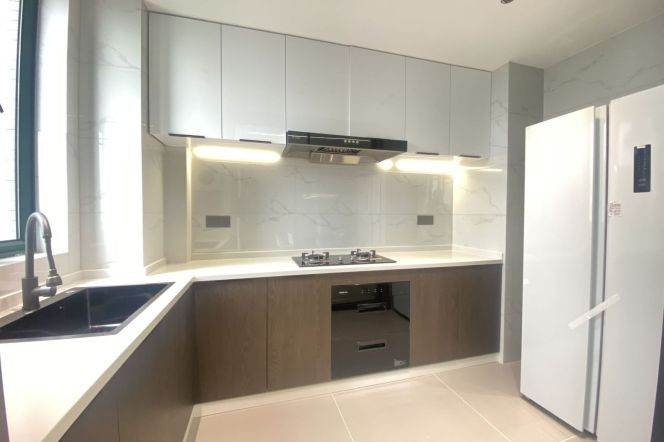zhongshan park 145 sqm modern Apt &floor heating/nice compound 16K