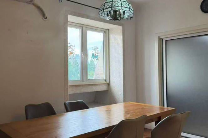 2 brs near L10/L11 jiaotong uni station+balcony