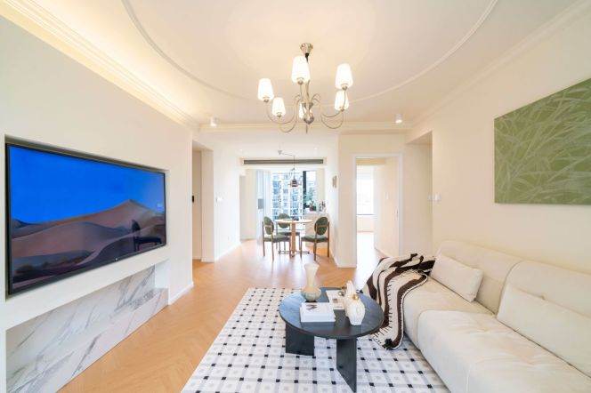  Stunning 2br with balcony @Baoshan Line 7&15 