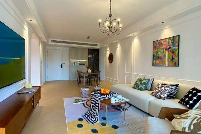 brand new super modern 2brs floor heating nice furniture in best compound Xintiandi 